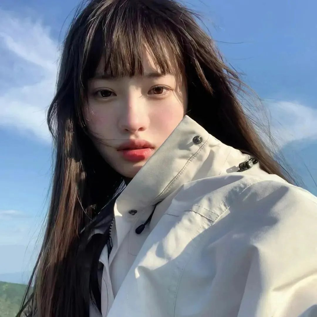 黑暗中的两个人
